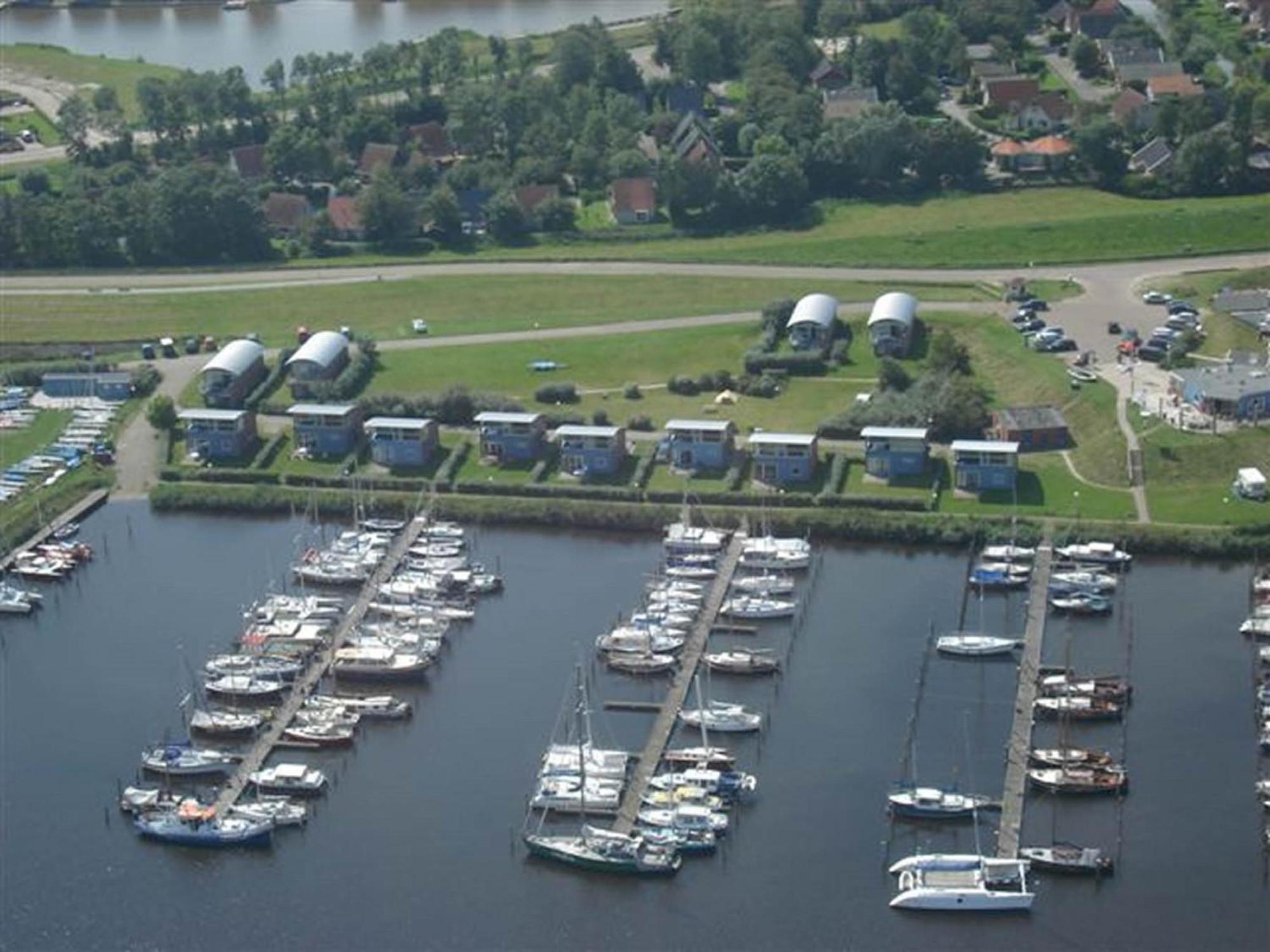 8 Pers House 'Capitein Theis' With Seaside In Front Of The Lauwersmeer Anjum エクステリア 写真